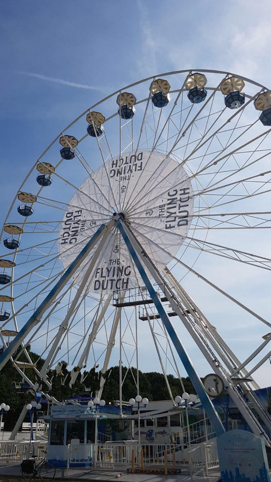 40 meter reuzenrad op kermis­terrein